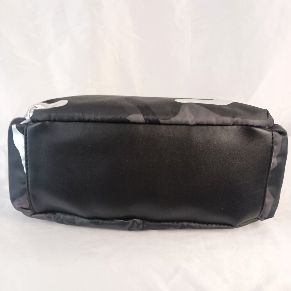 Time and Tru Brooke Gray Camo Nylon Crossbody Bag Multi Pocket NWT - Picture 8 of 10